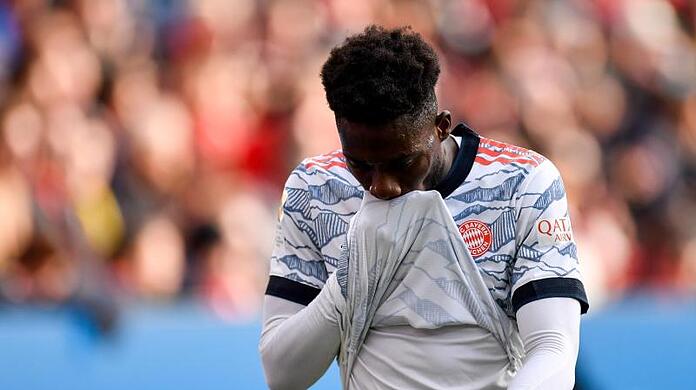 Musste gegen Leverkusen angeschlagen ausgewechselt werden: Alphonso Davies.