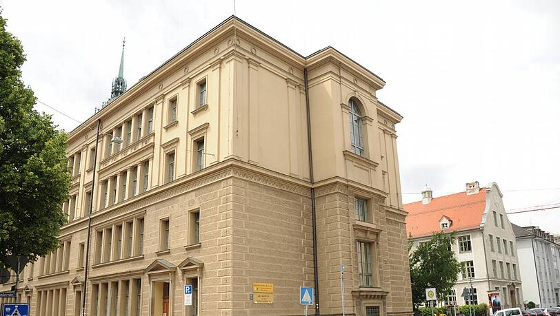 Die Marieluise-Fleisser-Realschule in der Schwanthalerstraße. Hier sind für fünf Tage Schüler aus halb Europa zu Gast Die Marieluise-Fleisser-Realschule in der Schwanthalerstraße. Hier sind für fünf Tage Schüler aus halb Europa zu Gast