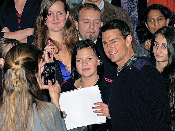 Fangeflüster: Tom Cruise gab fließig Autogramme.