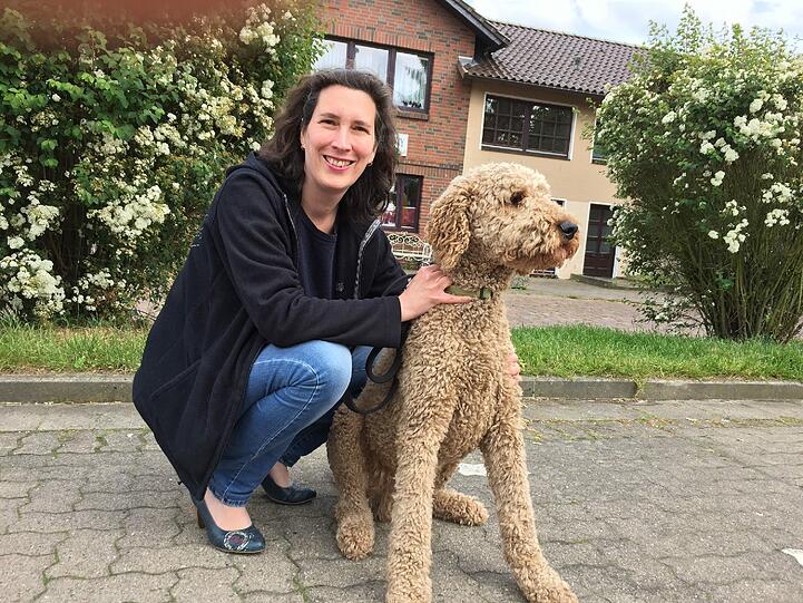 Tatjana Rusch, Tierärztin und Prüferin für Blindenführhundgespanne.