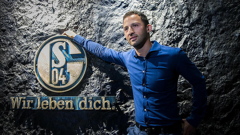 Am Dienstag wurde Domenico Tedesco als neuer Trainer bei Schalke 04 vorgestellt.