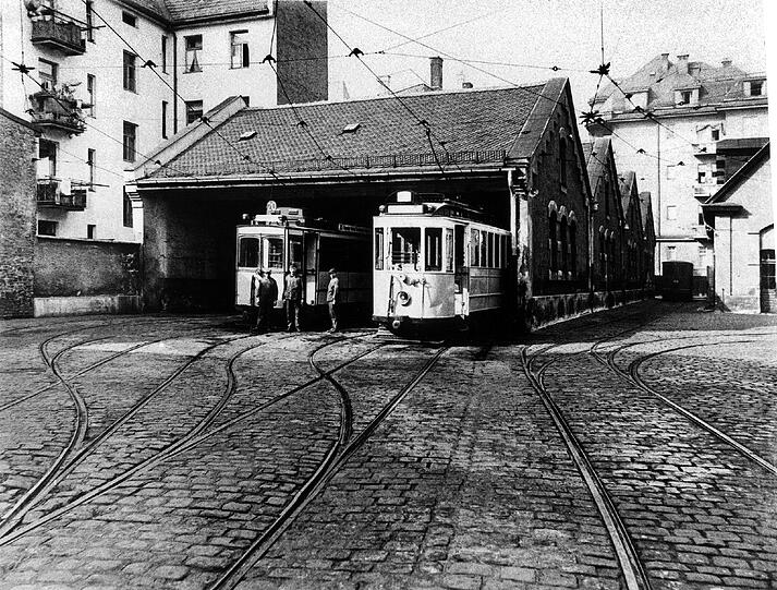 Das Tramdepot an der Wilhelmstraße um 1930. Heute parken hier längst keine Trambahnen mehr.