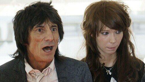 Schon ersetzt: Statt Jekaterina ist nun eine Frau namens Hannah an der Seite von Ron Wood gesichtet worden. Schon ersetzt: Statt Jekaterina ist nun eine Frau namens Hannah an der Seite von Ron Wood gesichtet worden.