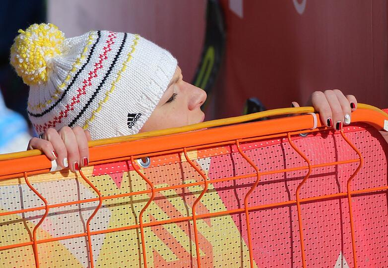 Super-G in Sotschi: So freut sich Maria Höfl-Riesch über ihre Silbermedaille.