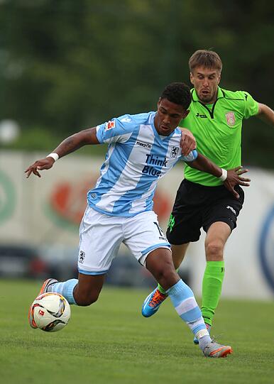 Auch Rubin Okotie traf auf Maxim Semakin.
