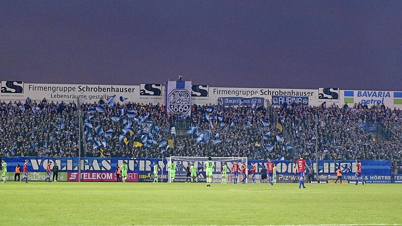 Die Löwen-Fans werden womöglich bald häufiger im Sportpark Unterhaching zu Gast sein.