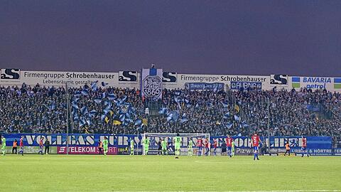 Die Löwen-Fans werden womöglich bald häufiger im Sportpark Unterhaching zu Gast sein.