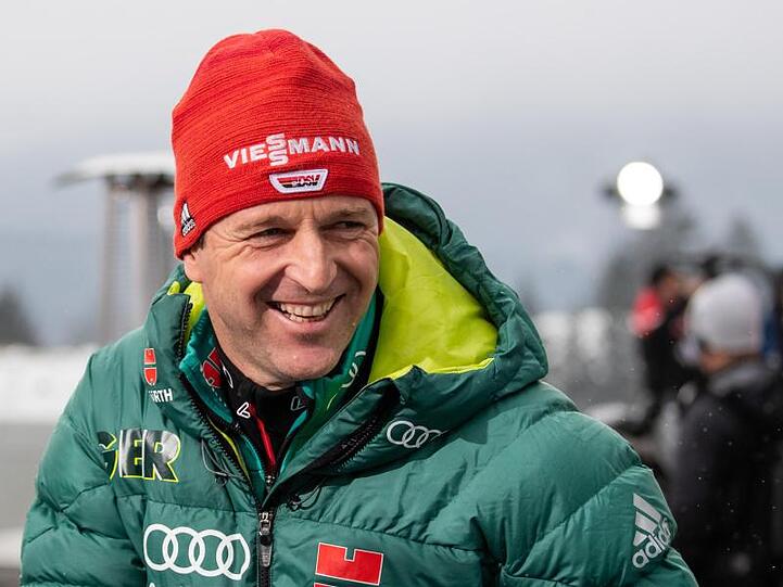 Werner Schuster, Bundestrainer der deutschen Skispringer. Foto: Daniel Karmann/Archiv