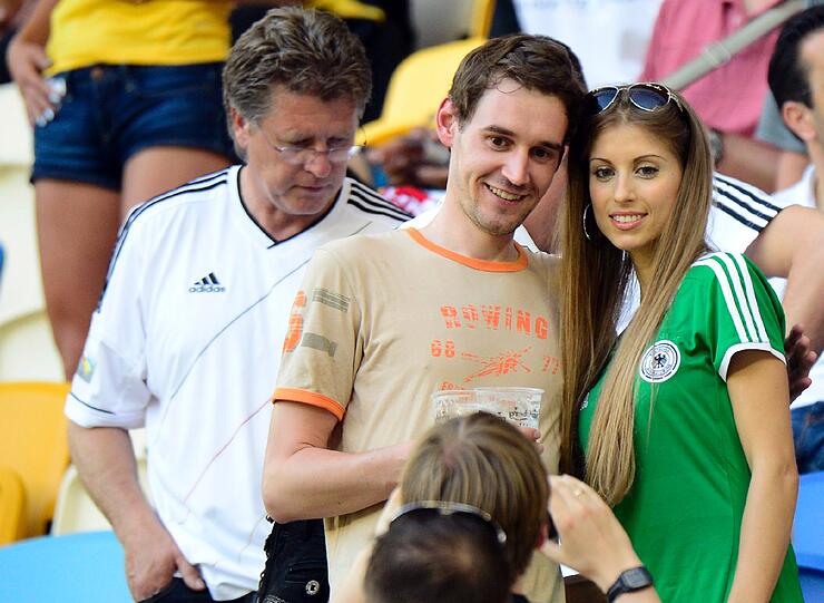 Auch die deutschen Fans sicherten sich ein Erinnerungsfoto mit der hübschen Cathy.