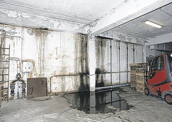 Alles ist nass, das Wasser läuft schon die Wände herunter: Die Keller der Großmarkthallen müssen komplett trockengelegt werden.
