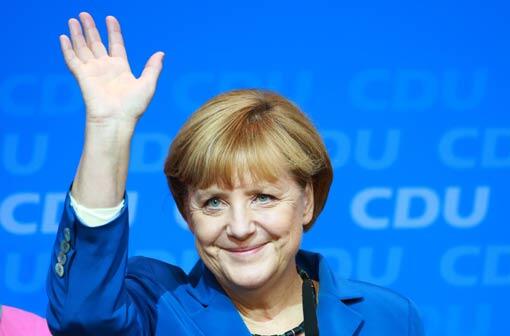 Platz 5 - Angela Merkel - Bei der Bundestagswahl 2013 führte die amtierende Bundeskanzlerin die Union zu einem grandiosen Wahlsieg. Angela Merkel ist in der aktuellen "Forbes"-Liste die am höchsten eingestufte Frau und liegt insgesamt auf dem 5. Platz der mächtigsten Menschen 2013.