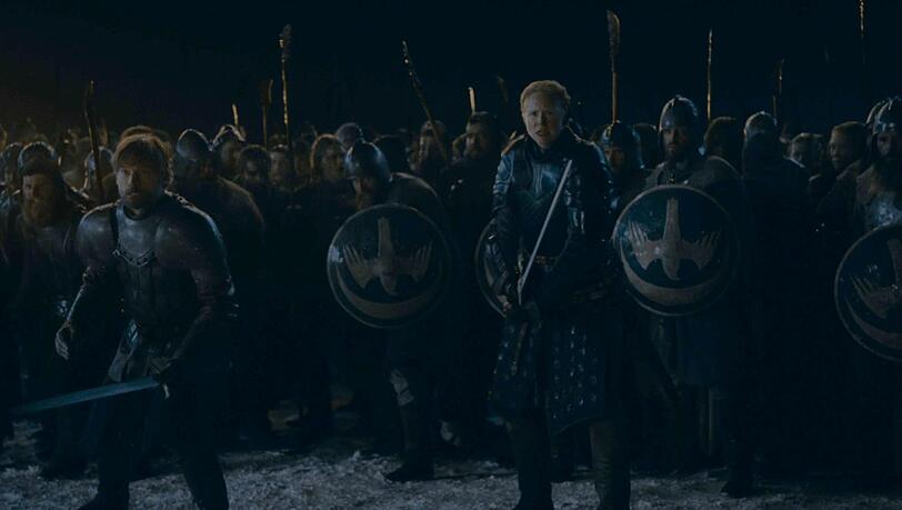 Jaime (l.) und Ser Brienne machen sich bereit für die große Schlacht um Winterfell. Jaime (l.) und Ser Brienne machen sich bereit für die große Schlacht um Winterfell.