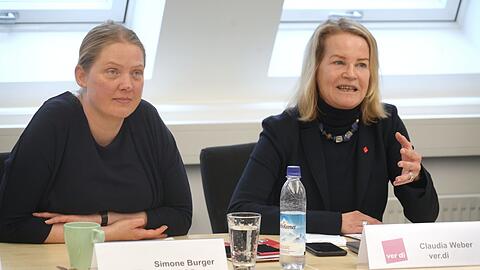 v.l. Simone Burger (DGB) und Claudia Weber bei PK , Foto: Daniel von Loeper