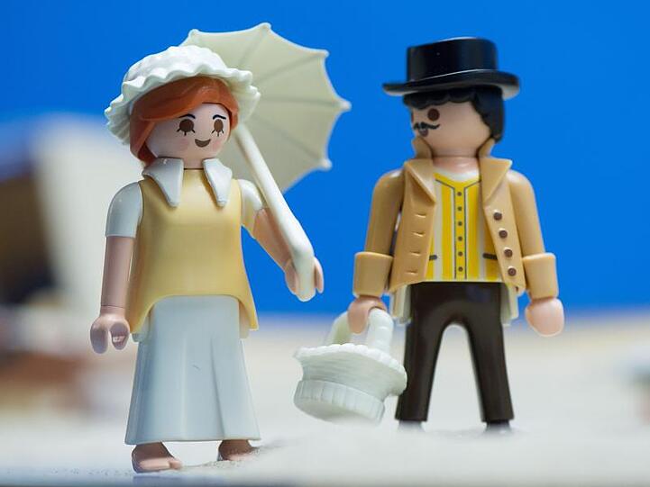 Der Playmobil-Hersteller Geobra Brandstätter wirft acht Betriebsräten und IG-Metall-Mitgliedern vor, eigenmächtig zu zehnminütigen Arbeitspausen aufgerufen zu haben.
