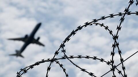 Erneut musste ein verurteilter Straft&auml;ter aus Afghanistan Deutschland verlassen. Bundespolizisten begleiteten ihn auf dem Abschiebeflug nach Kabul. (Symbolbild)
