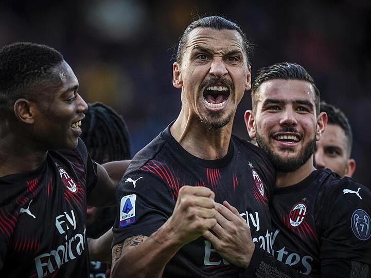 Zweites Spiel, erstes Tor: Zlatan Ibrahimovic (M) überzeugt beim AC Mailand.