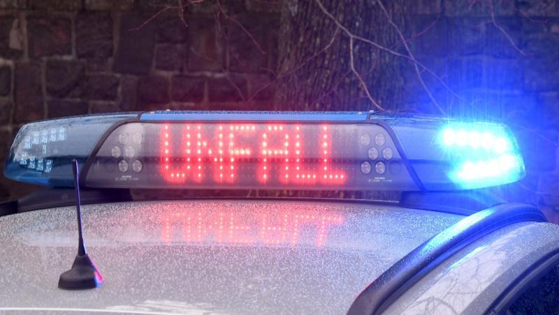 Die Leuchtschrift "Unfall" ist auf dem Dach eines Polizeiwagen zu sehen. Foto: Carsten Rehder/dpa/Symbolbild Die Leuchtschrift "Unfall" ist auf dem Dach eines Polizeiwagen zu sehen. Foto: Carsten Rehder/dpa/Symbolbild