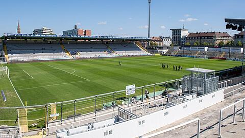 Auch gegen Wehen Wiesbaden bleiben die Ränge im Grünwalder Stadion leer.