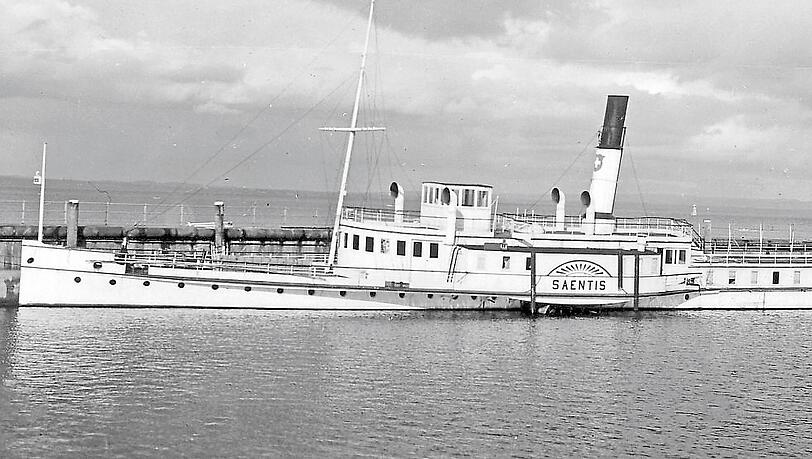 Am 2. Mai 1933 wurde das Dampfschiff "Säntis" ausgemustert und im Bodensee versenkt (undatierte Aufnahme).