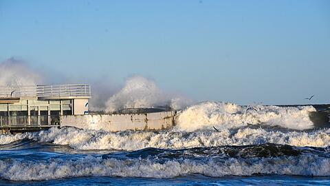 Heftige Windb&ouml;en hielten Polens Feuerwehren auf Trab.