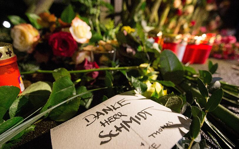 Staatsakt für Helmut Schmidt: Die Bilder von der Trauerfeier im Hamburger Michel.