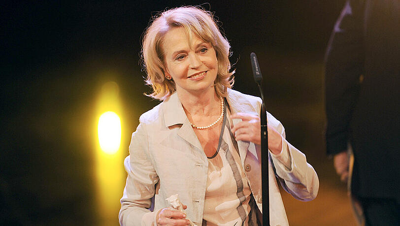 Durch ihre charmante Ausstrahlung eine der beliebtesten Schauspielerinnen: Gisela Schneeberger, hier beim Bayerischen Fernsehpreis. Durch ihre charmante Ausstrahlung eine der beliebtesten Schauspielerinnen: Gisela Schneeberger, hier beim Bayerischen Fernsehpreis.