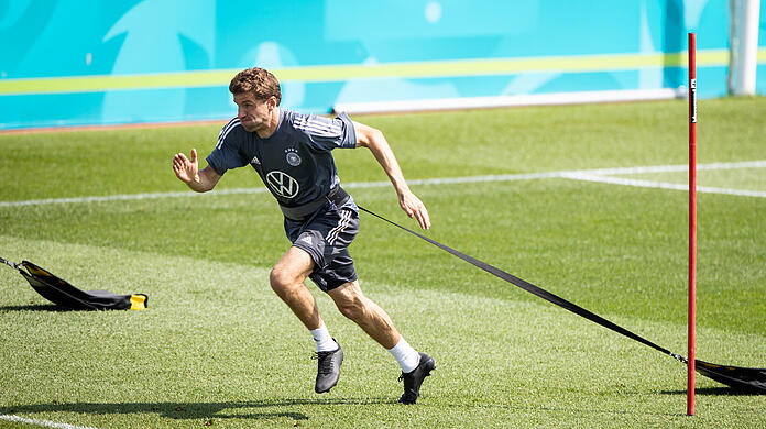 Thomas Müller hat seine Knieprobleme überstanden.