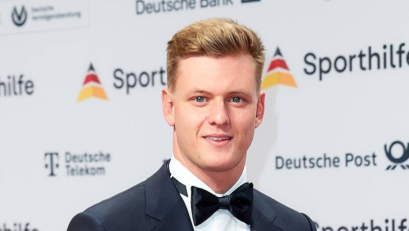Mick Schumacher, hier während eines Events, verabschiedet sich von seiner Hündin.