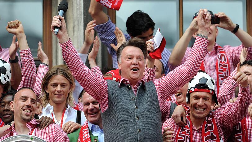 Mit dem selbstherrlichen Louis van Gaal (M.), einst Ajax-Coach und Bayern-Trainer, verbindet Marcel Reif eine "Hass-Sympathie". Mit dem selbstherrlichen Louis van Gaal (M.), einst Ajax-Coach und Bayern-Trainer, verbindet Marcel Reif eine "Hass-Sympathie".