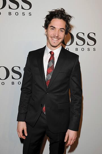 Der Münchner und deutsch-französische Schauspieler Francois Goeske (in HUGO) bei der BOSS-Party und Vernissage "A PERSONAL TOUCH - young photo journalists at the red carpet" im Rahmen der Berlinale im BOSS Store Berlin am Mittwoch.