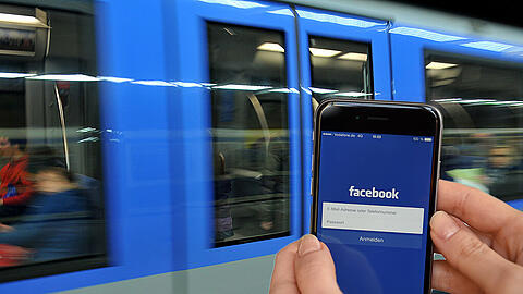 Ende 2017 soll das gesamte Münchner U-Bahnnetz mit LTE ausgestattet sein. Das mobile Surfen soll dadurch schneller werden. (Archivbilder)