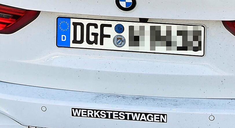 Bei dem Auto handelt es sich um einen Werkstestwagen.