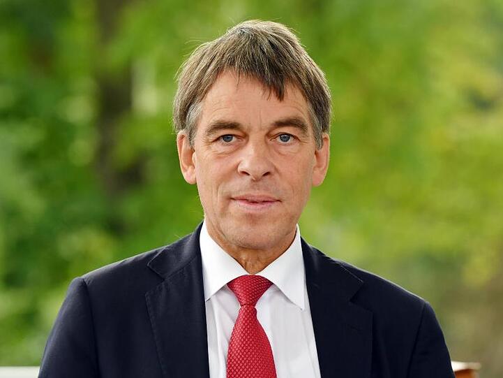 Der Ex-Oberbürgermeister von Jena, Albrecht Schröter. Foto: Jens Kalaene/Archivbild