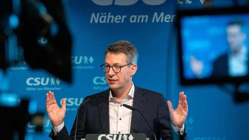 Markus Blume, CSU-Generalsekretär, spricht bei einer Pressekonferenz. Foto: Rachel Boßmeyer/dpa/Archivbild