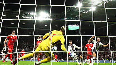 Füllkrugs erster Streich: Der Mittelstürmer (r.) von Werder Bremen trift in der 12. Minute des Länderspiels gegen Peru, dem ersten Auftritt der deutschen Mannschaft nach dem blamablen WM-Aus zum 1:0.