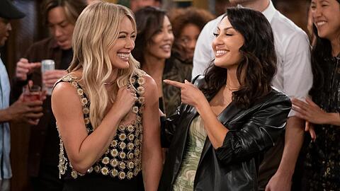 Hilary Duff (l.) spielte im Serienableger zu "How I Met Your Mother" eine New Yorkerin auf der Suche nach der großen Liebe.