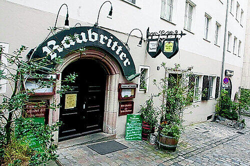 Der Tatort: Im Traditionslokal &bdquo;Raubritter&ldquo; in der Nürnberger Altstadt geschah die Bluttat vor über einem Jahr.