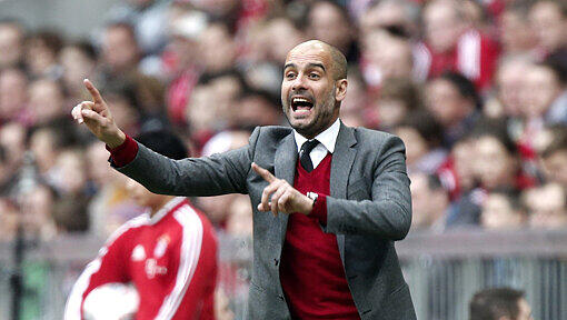 Bayern-Trainer Pep Guardiola beim Spiel gegen den SC Freiburg. Bayern-Trainer Pep Guardiola beim Spiel gegen den SC Freiburg.