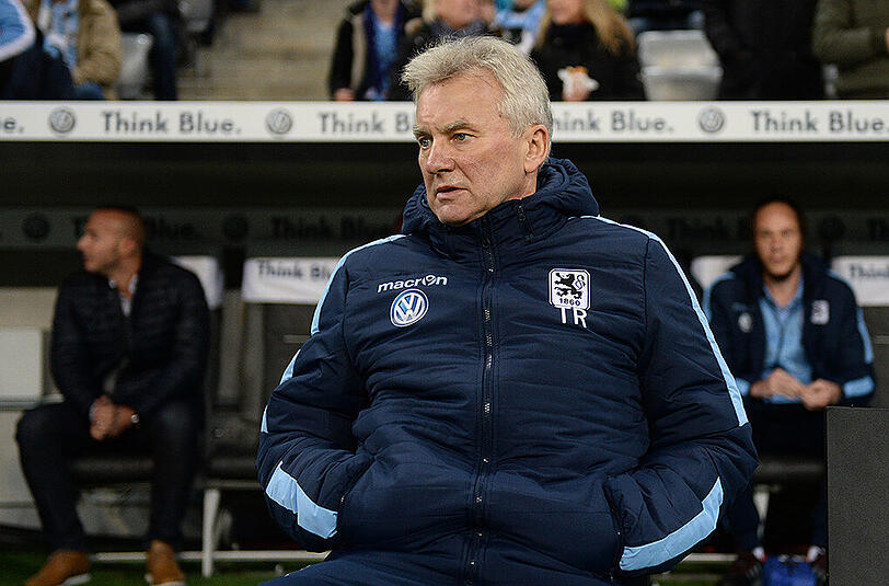 Könnte gegen Duisburg wieder auf der Trainerbank sitzen: Löwen-Cheftrainer Benno Möhlmann.