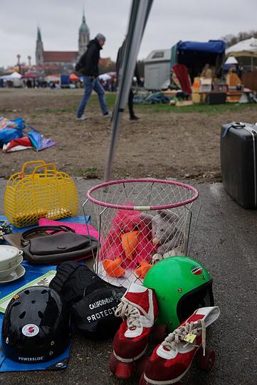 Flohmarkt auf der Theresienwiese: Die Bilder vom Riesenflohmarkt! - Ludwigsvorstadt - Abendzeitung München