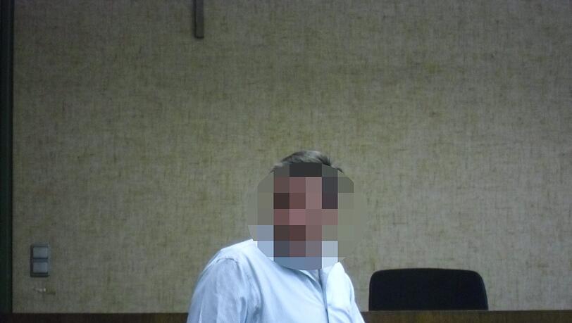 Der Angeklagte Stephan F. (47). Er soll am Ostbahnhof Menschen beleidigt und angegriffen haben, sagt selbst: „Es tut mir wirklich leid. Aber ich bin damals betrunken gewesen.“ Der Angeklagte Stephan F. (47). Er soll am Ostbahnhof Menschen beleidigt und angegriffen haben, sagt selbst: „Es tut mir wirklich leid. Aber ich bin damals betrunken gewesen.“