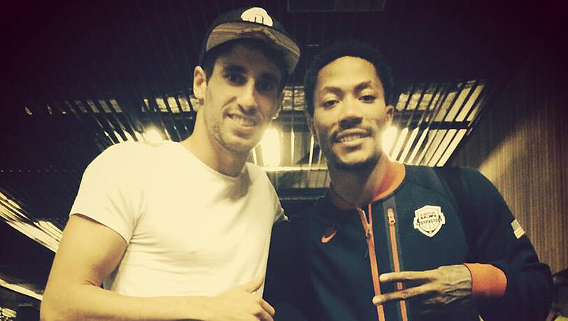 Javi Martinez (l.) beim Treffen mit Derrick Rose von den Chicago Bulls Javi Martinez (l.) beim Treffen mit Derrick Rose von den Chicago Bulls