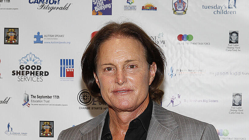 Bruce Jenner wird von seinem tragischen Autounfall weiterhin verfolgt Bruce Jenner wird von seinem tragischen Autounfall weiterhin verfolgt