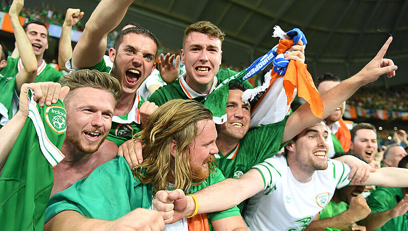 Revaunche für 2009 - so dürfte das Motte der Iren für das Achtelfinale gegen Frankreich lauten. Das Spiel läuft im ZDF. Revaunche für 2009 - so dürfte das Motte der Iren für das Achtelfinale gegen Frankreich lauten. Das Spiel läuft im ZDF.