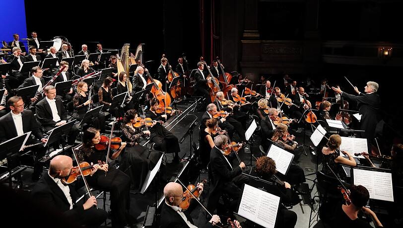 Das Orchester des Staatstheaters am Gärtnerplatz unter seinem Chefdirigenten Anthony Bramall. Gluck spielen die Musiker aber in erheblich kleinerer Besetzung.