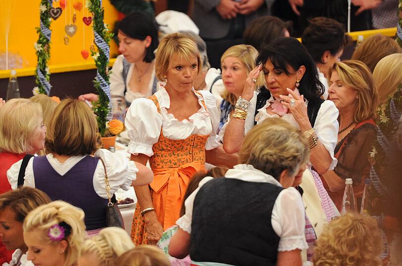 Schauspielerin Uschi Glas mit Gastgeberin Regine Sixt