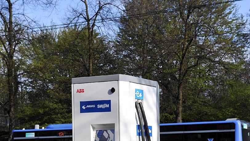 Am Arabellapark können Besitzer eines E-Autos zukünftig schneller laden. Am Arabellapark können Besitzer eines E-Autos zukünftig schneller laden.