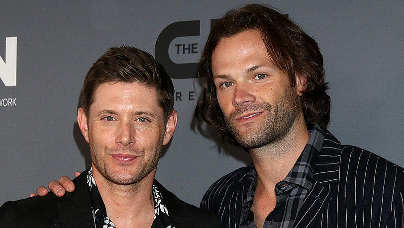 Jensen Ackles (l.) und Jared Padalecki spielten in "Supernatural" die Brüder Dean und Sam Winchester. Jensen Ackles (l.) und Jared Padalecki spielten in "Supernatural" die Brüder Dean und Sam Winchester.