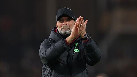 Als er Trainer von Liverpool wurde, stellte sich Jürgen Klopp als "The Normal One" (deutsch: der Normale) vor. Dabei ist er für Fußballfans etwas ganz Besonderes. In der Liga sind die Reds Tabellenführer, im englischen Pokal stehen sie nun im Finale.