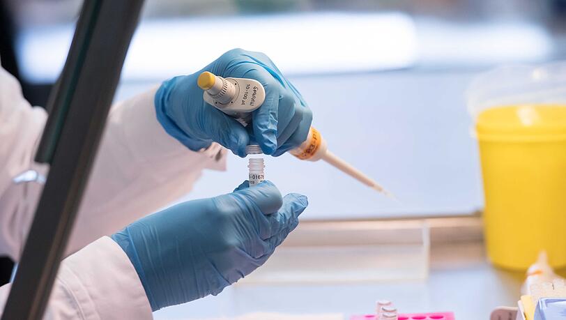 Auf die Parallelen zwischen den beiden Morden stie&szlig;en die Ermittler erst durch die DNA-Spur. (Symbolbild)